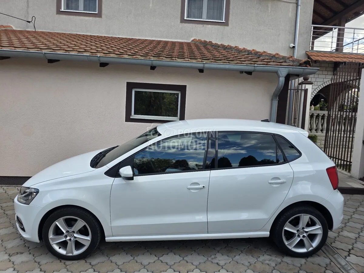 Volkswagen Polo 2017 photo 2