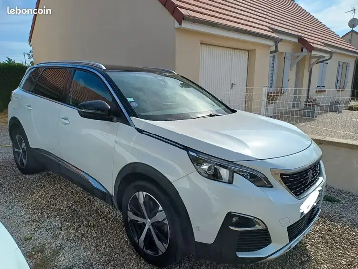 Peugeot 5008 2017 photo 2
