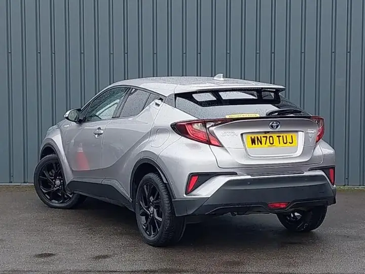 Toyota C-Hr 2020 photo 2