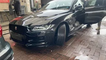 Jaguar Xe 2017 photo 2