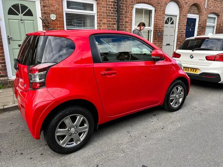 Toyota Iq 2014 photo 5