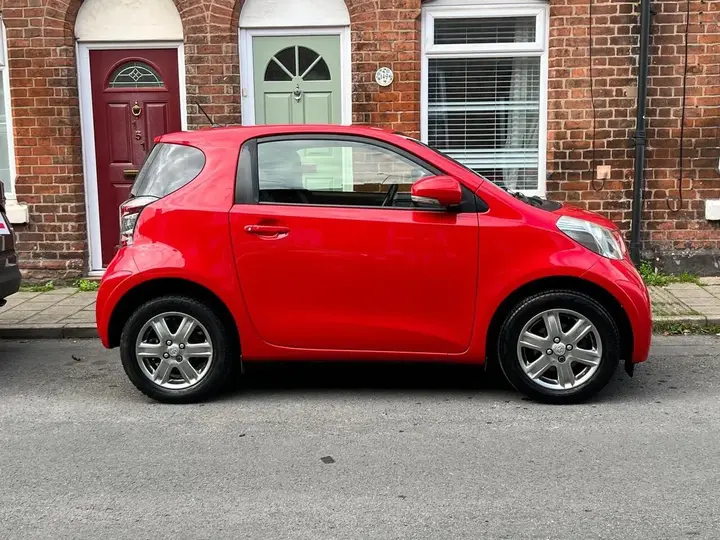 Toyota Iq 2014 photo 2