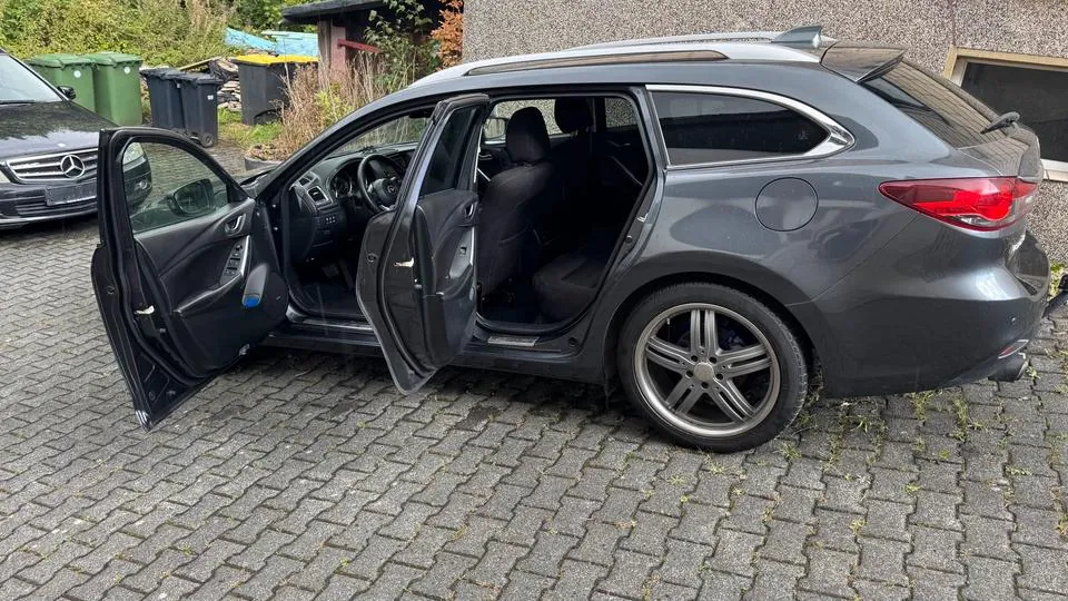 Mazda 6