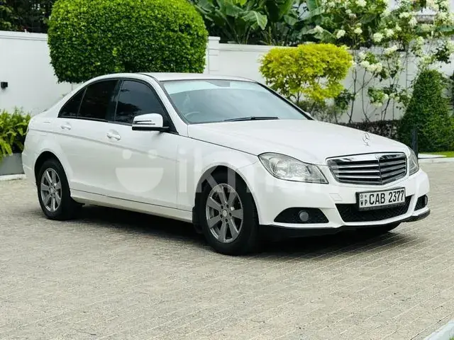 Mercedes-Benz C220