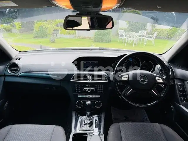 Mercedes-Benz C220 2013 photo 3