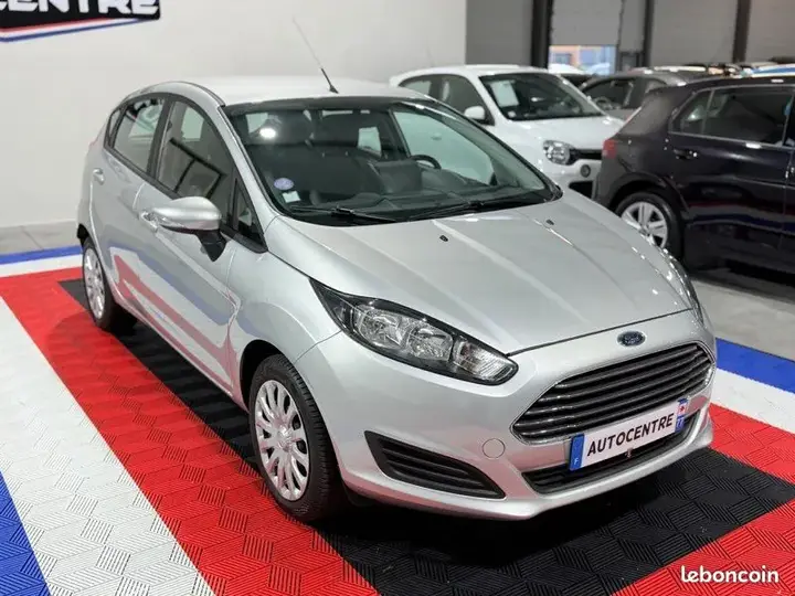 Ford Fiesta 2013 photo 2