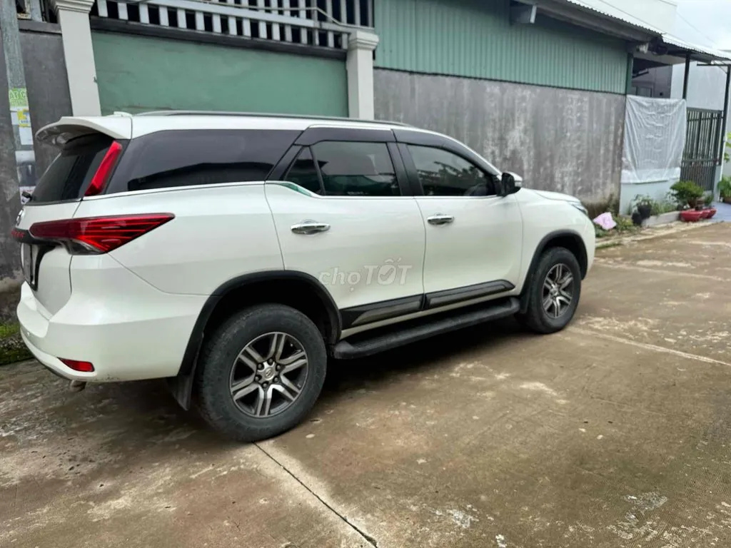 Toyota Fortuner 2017 photo 4