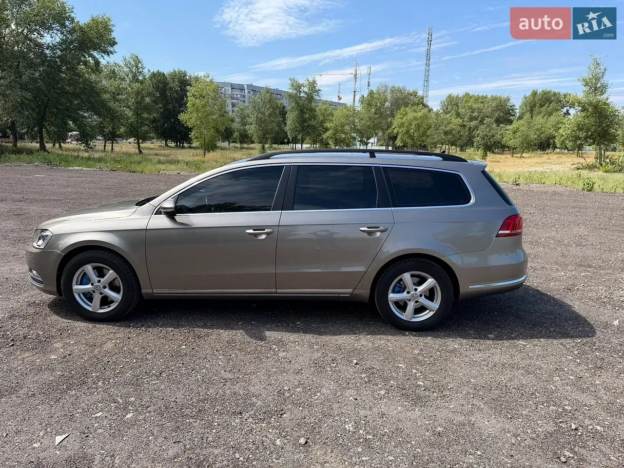Volkswagen Passat 2011 photo 5