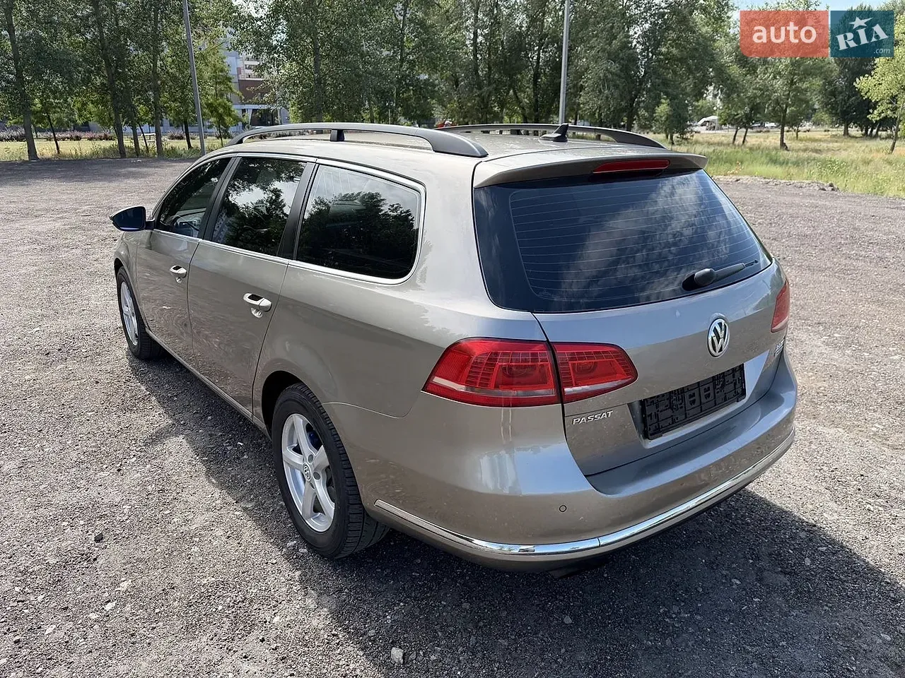 Volkswagen Passat 2011 photo 4