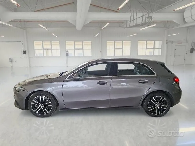 Mercedes-Benz A180 2023 photo 5