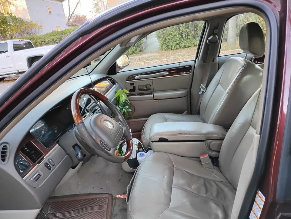 Lincoln Town Car 2003 photo 5