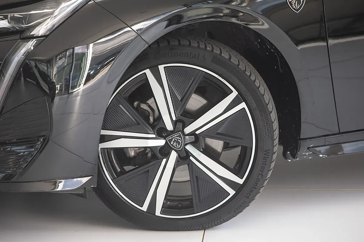 Peugeot 308 2025 photo 2
