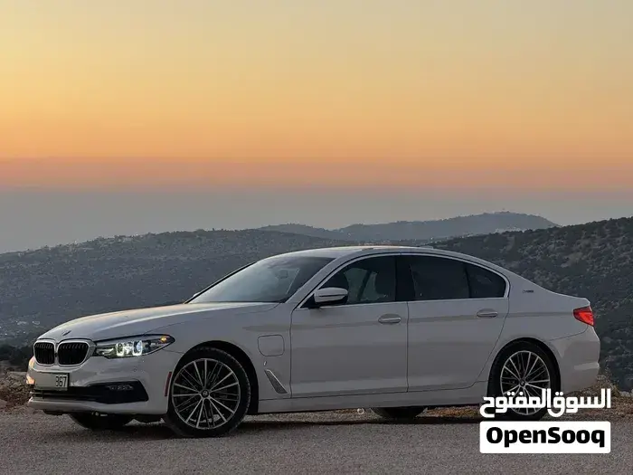 BMW 530E 2018 photo 2