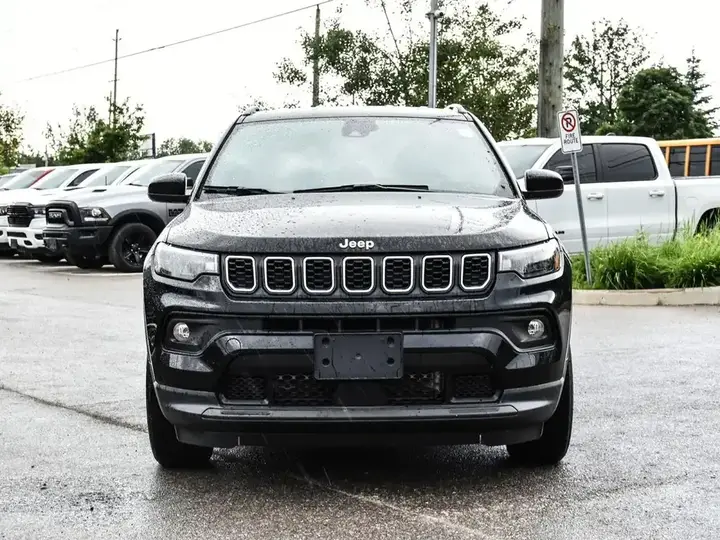 Jeep Compass 2025 photo 2