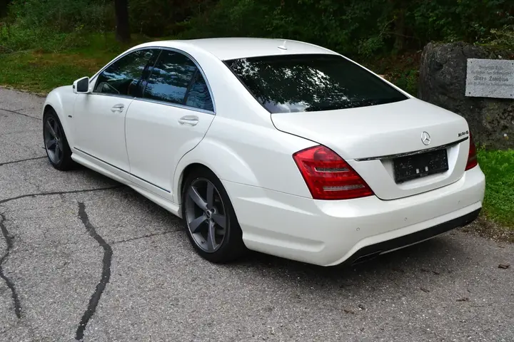 Mercedes-Benz S-Class 2009 photo 2