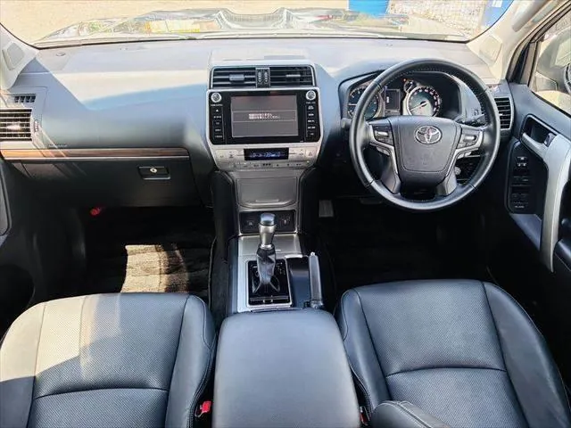 Toyota Land Cruiser Prado 2018 photo 3