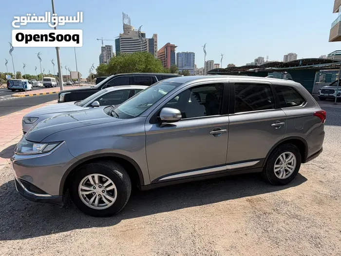 Mitsubishi Outlander 2019 photo 2