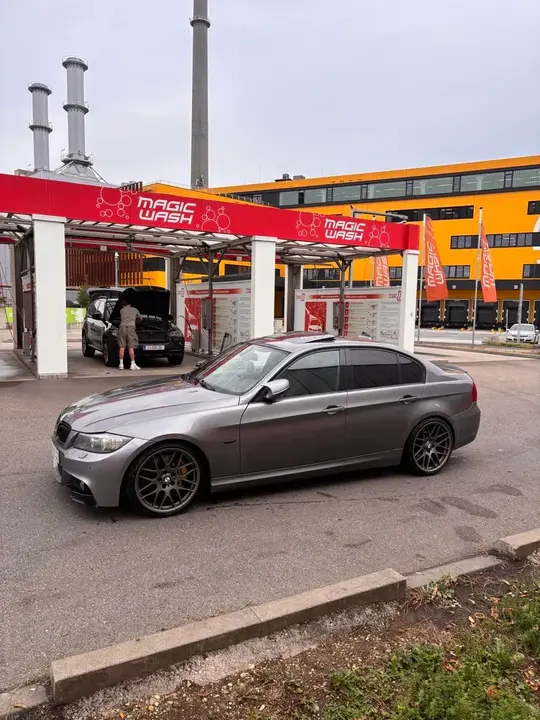 BMW 3 Series 2008 photo 2