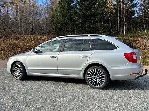 Skoda Superb 2013 photo 3