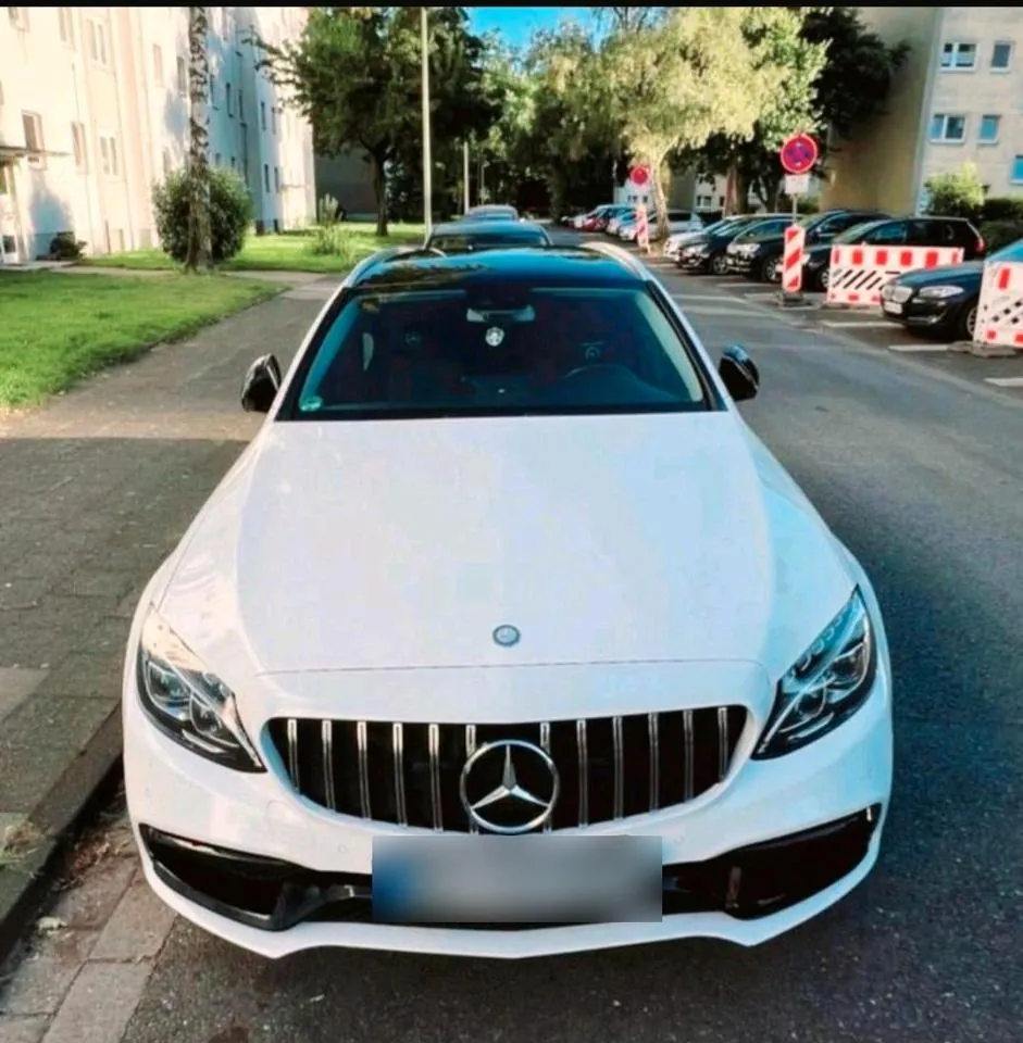 Mercedes-Benz C63