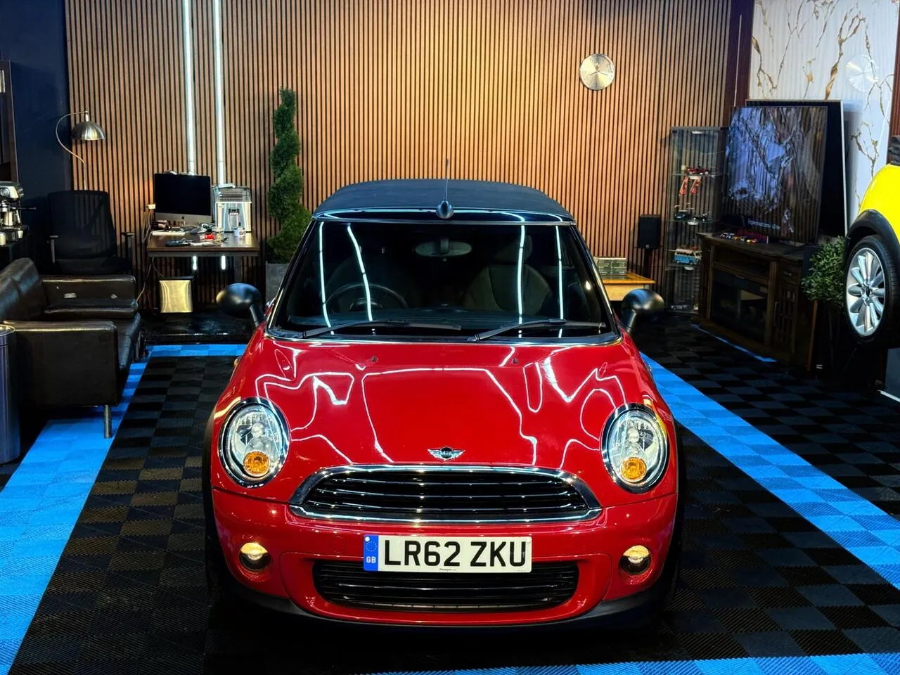 Mini Convertible 2012 photo 2