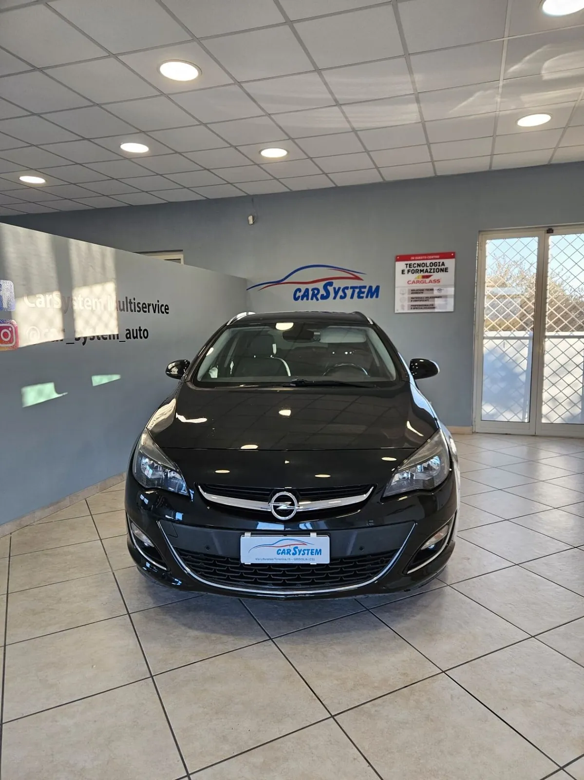 Opel Astra 2013 photo 2