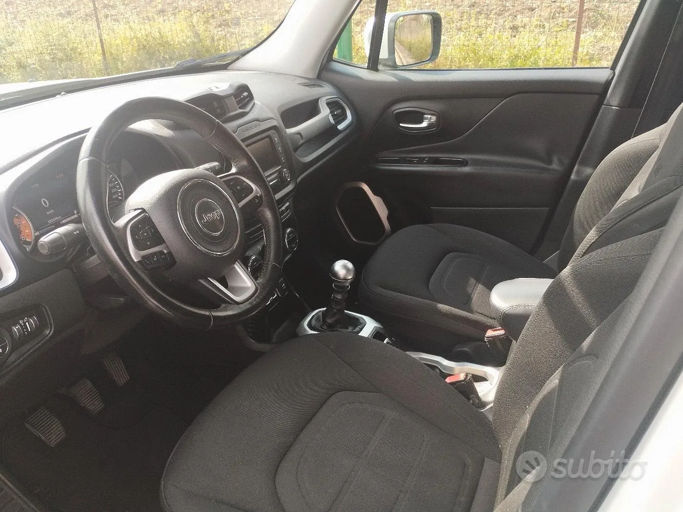 Jeep Renegade 2015 photo 4