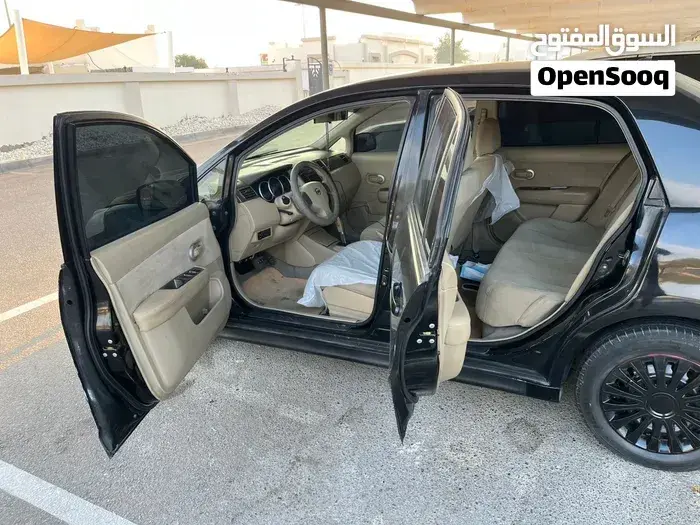 Nissan Tiida 2011 photo 3