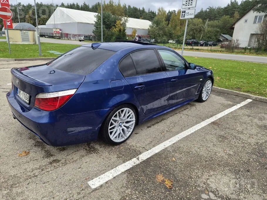 BMW E60 2009 photo 4