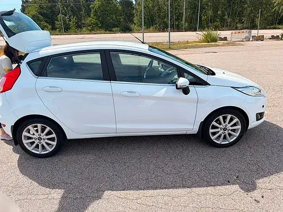 Ford Fiesta 2016 photo 3