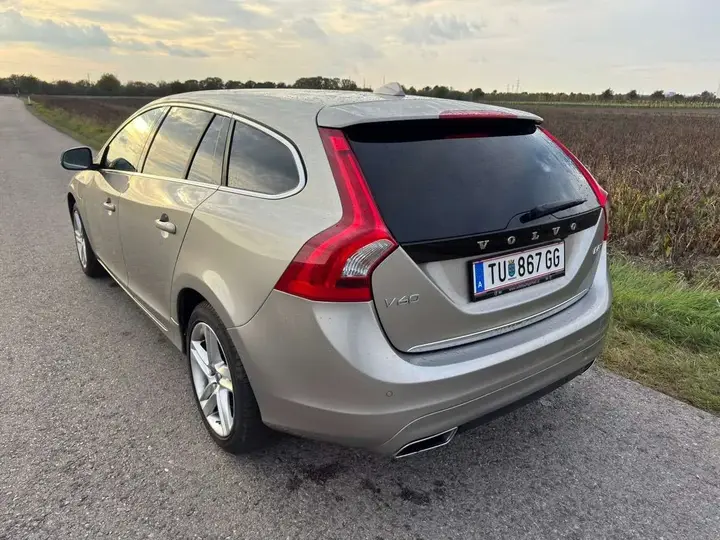 Volvo V60 2016 photo 3