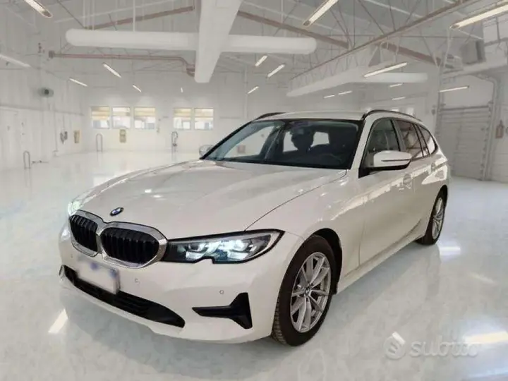 BMW 318 2020 photo 2