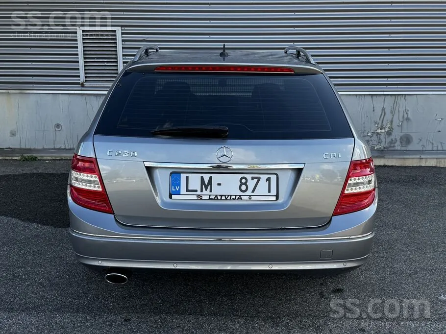 Mercedes-Benz C220 2011 photo 4