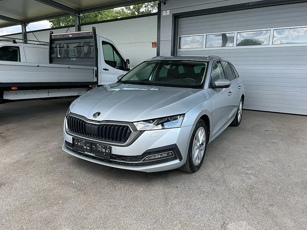 Skoda Octavia 2022 photo 2