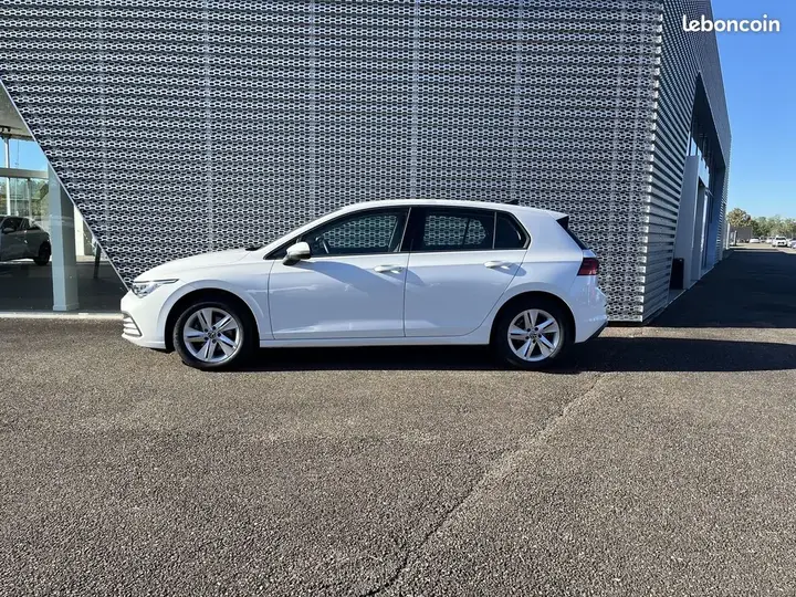 Volkswagen Golf 2023 photo 2