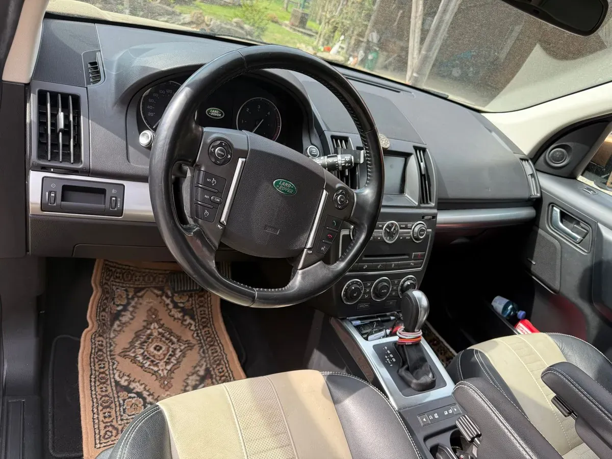 Land Rover Freelander 2014 photo 3