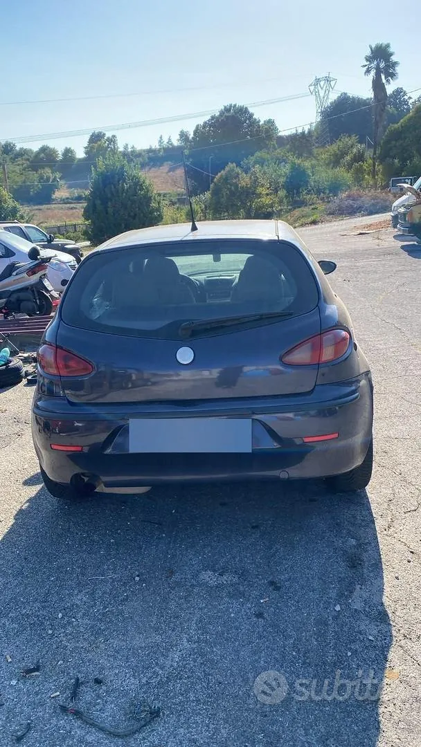 Alfa Romeo 147 2004 photo 3