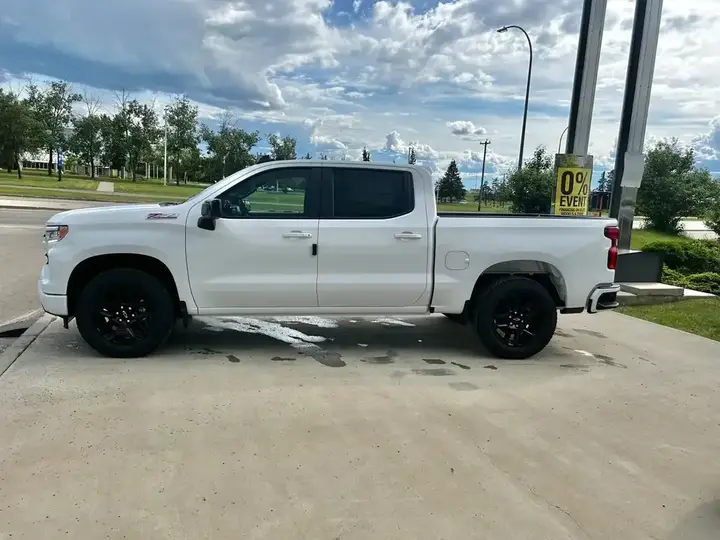 Chevrolet Silverado 1500 2026 photo 3