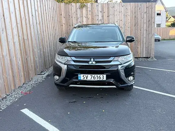 Mitsubishi Outlander 2016 photo 2
