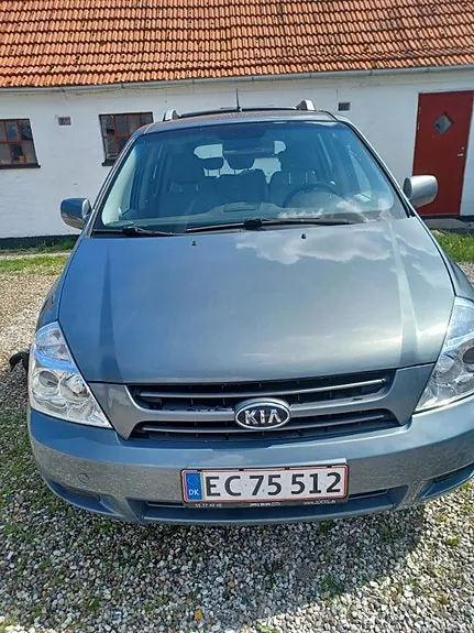 Kia Carnival 2007 photo 2