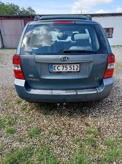 Kia Carnival