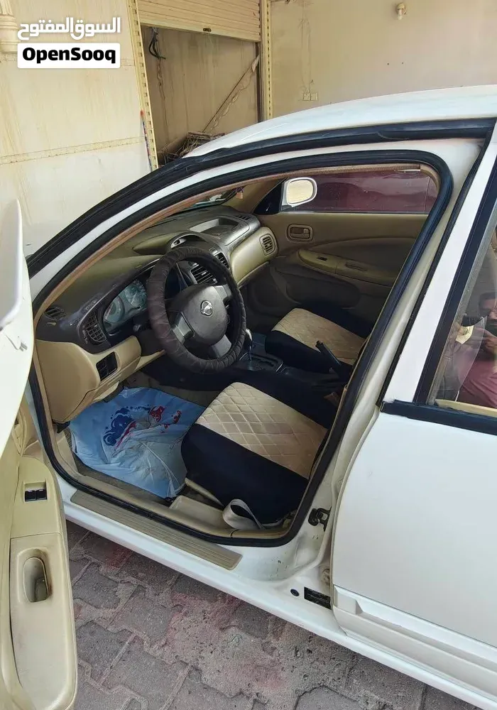 Nissan Sunny 2012 photo 2