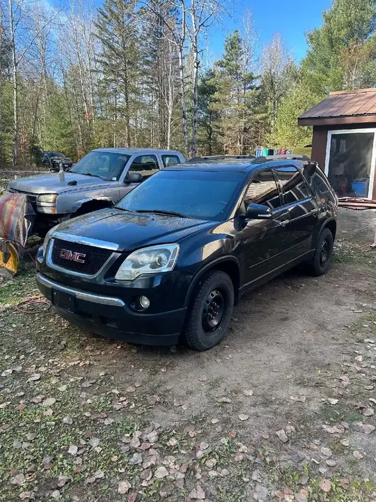 GMC Acadia 2010 photo 2