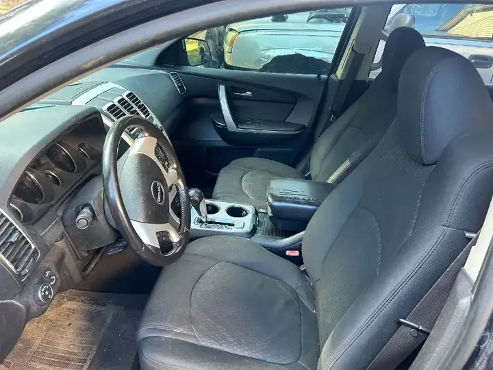 GMC Acadia 2010 photo 4
