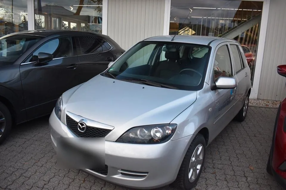 Mazda 2