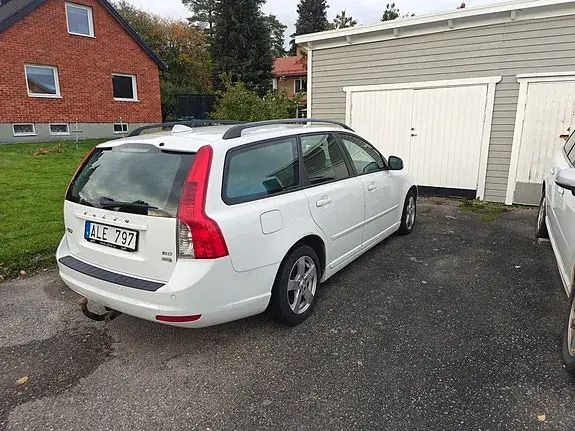 Volvo V50 2010 photo 4