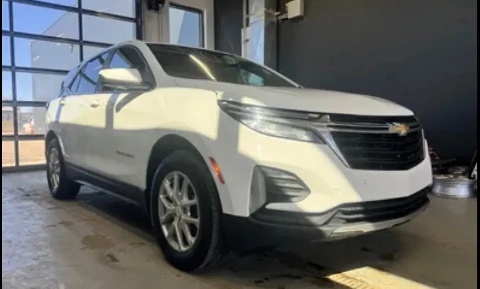 Chevrolet Equinox 2023 photo 2