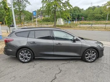 Ford Focus 2023 photo 2