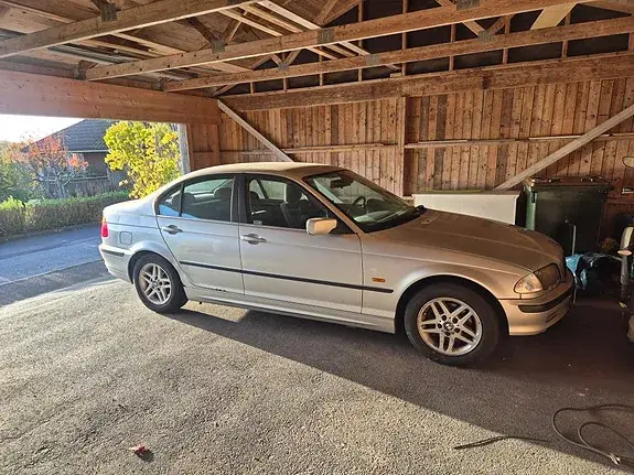 BMW 320I