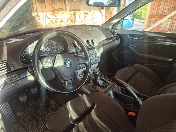 BMW 320I 2000 photo 3
